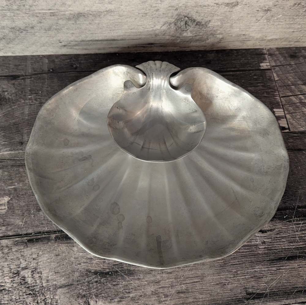 Silver Shell-Shaped Shell Chip And Dip Set By Wilton